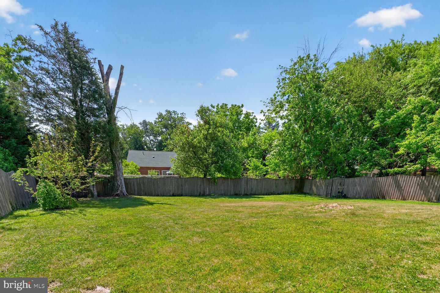 1104 Caddington Ave Property Photo 31