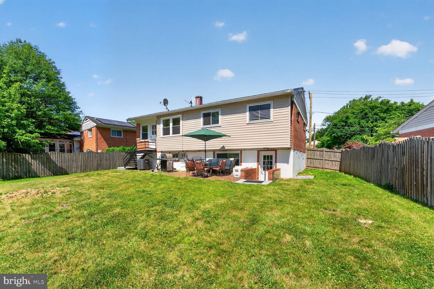 1104 Caddington Ave Property Photo 33