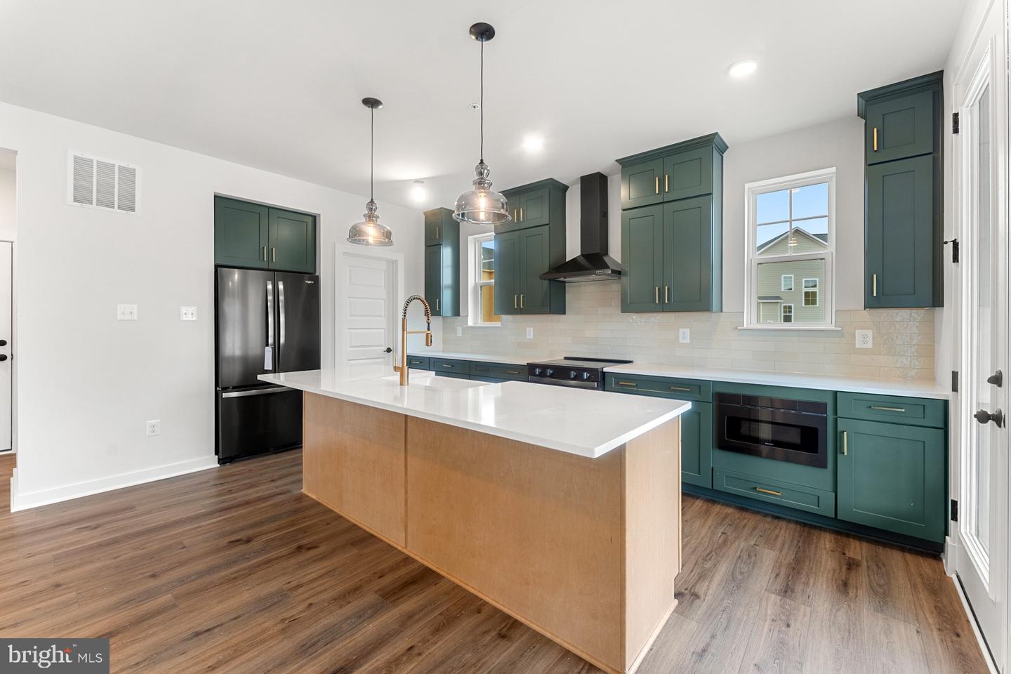 17100 Evans Way Property Photo 2