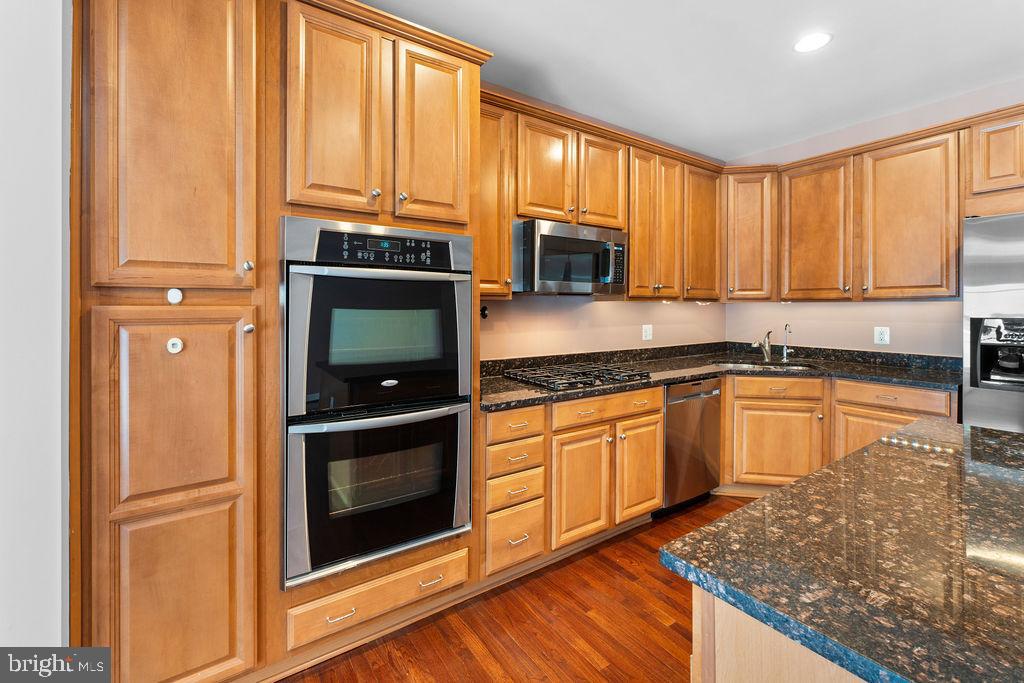 1627 Whitehall Dr Property Photo 10