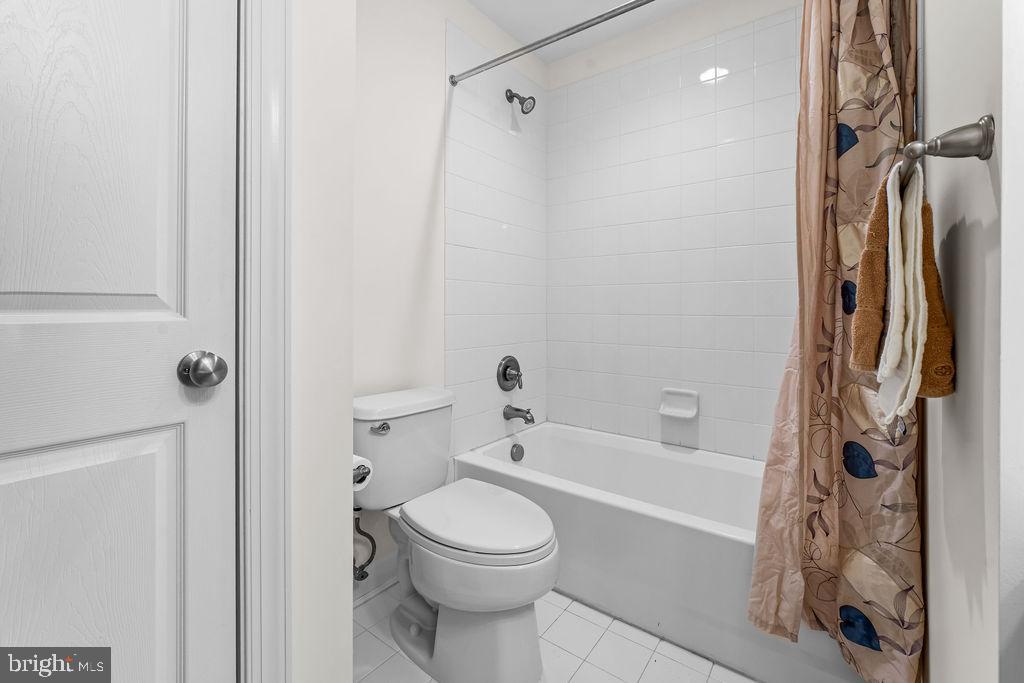 1627 Whitehall Dr Property Photo 22