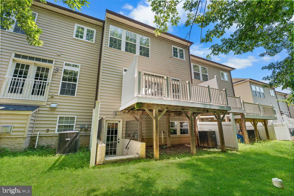 1627 Whitehall Dr Property Photo 35