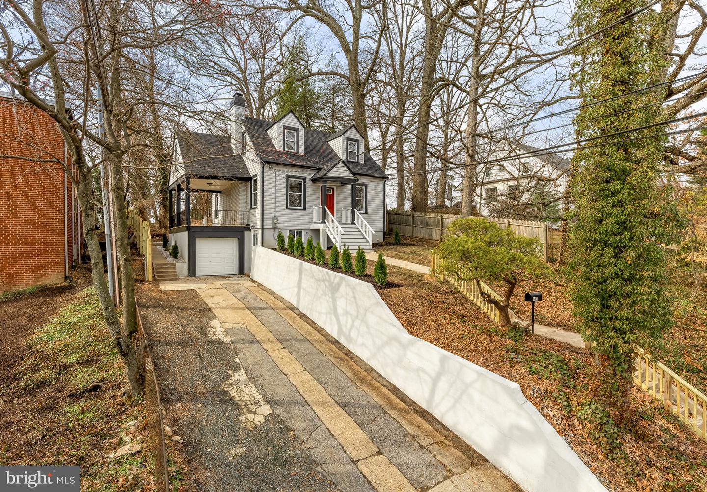 611 Ethan Allen Ave Property Photo 2
