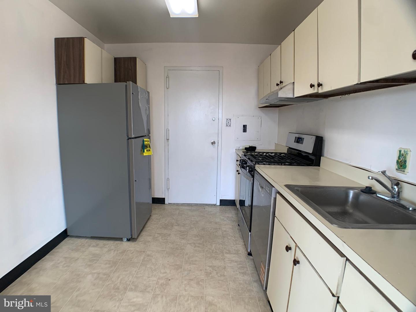 1111 University Blvd W #919-a Property Photo 3