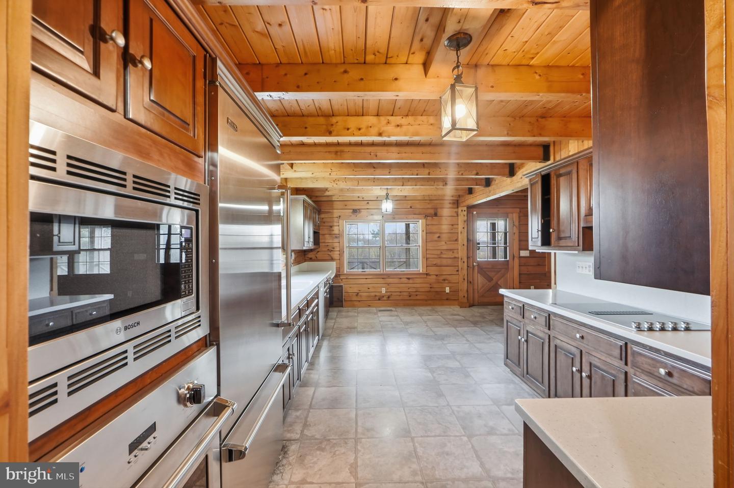 21142 Westerly Rd Property Photo 8
