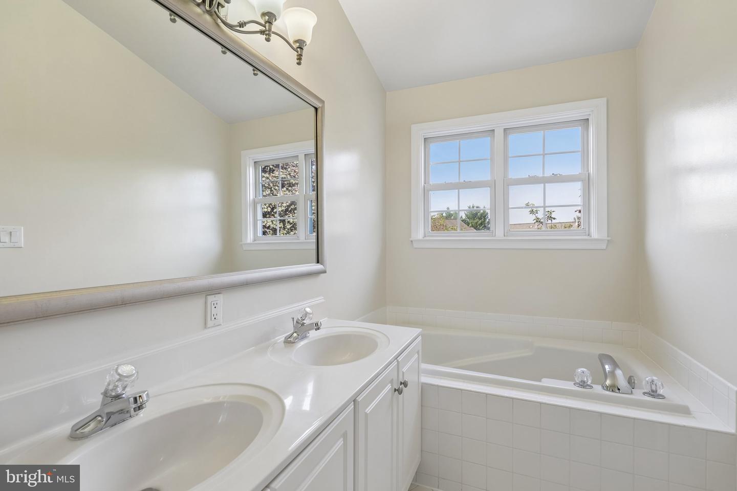 14214 Plum Run Way Property Photo 13
