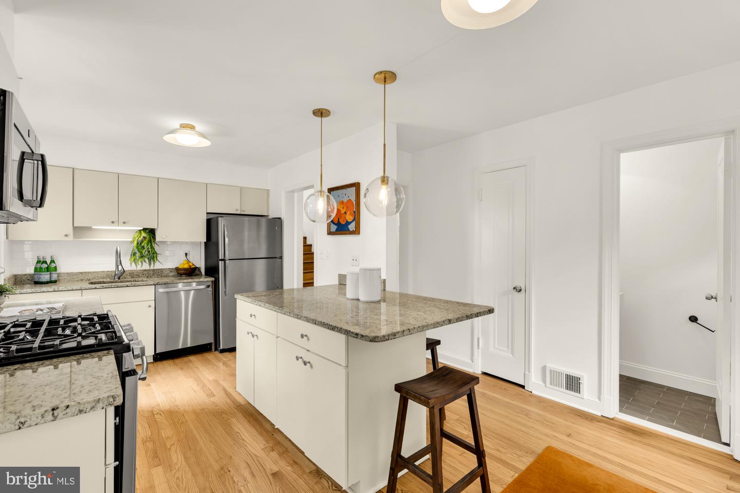 2030 Luzerne Ave Property Photo 7