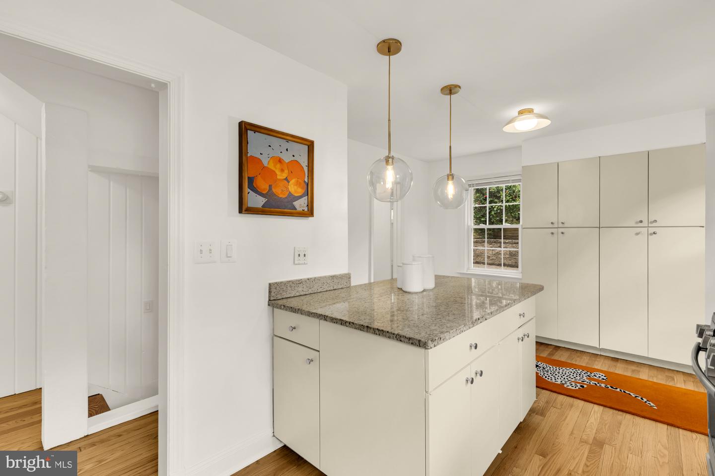 2030 Luzerne Ave Property Photo 9