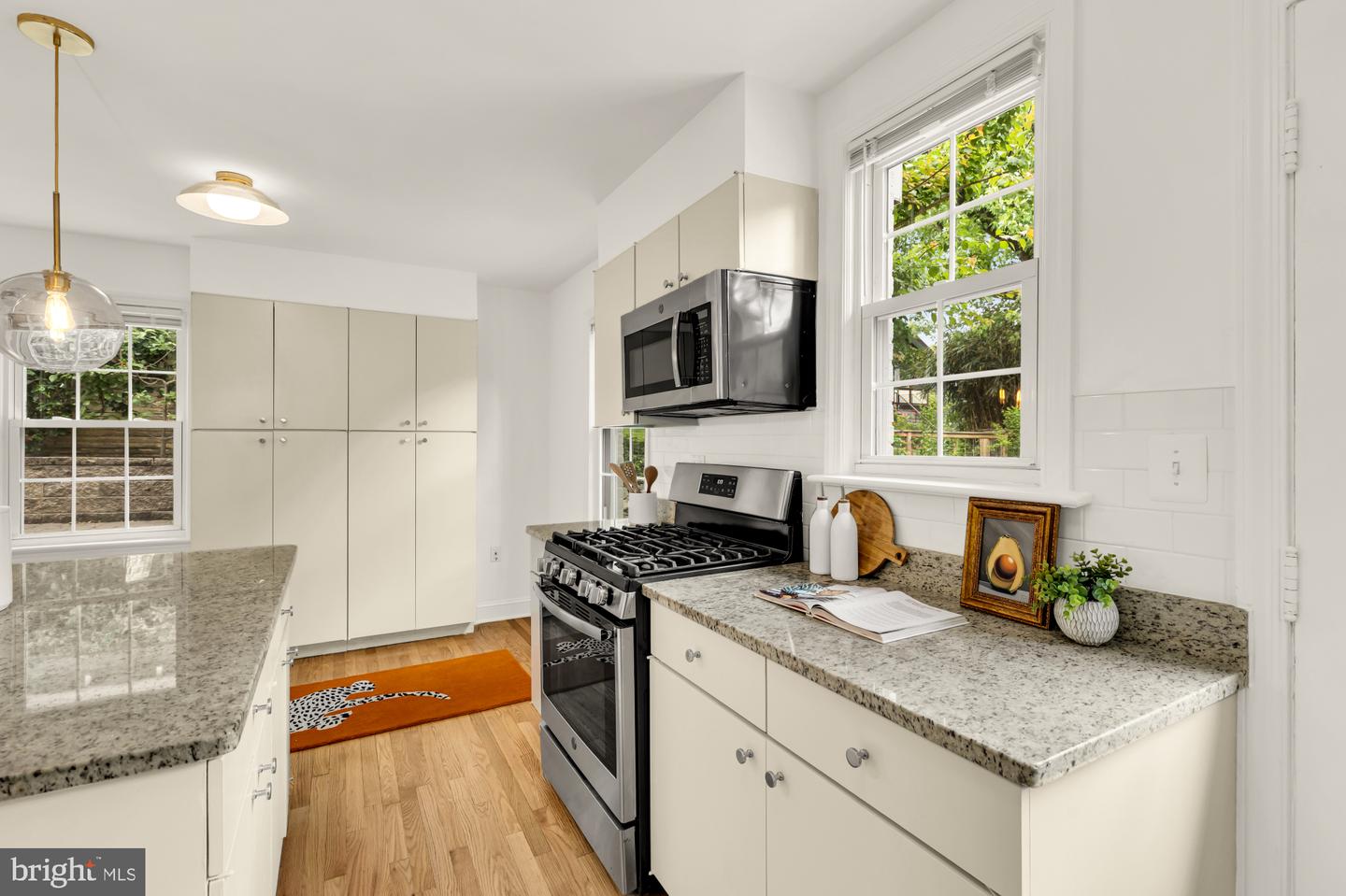 2030 Luzerne Ave Property Photo 10