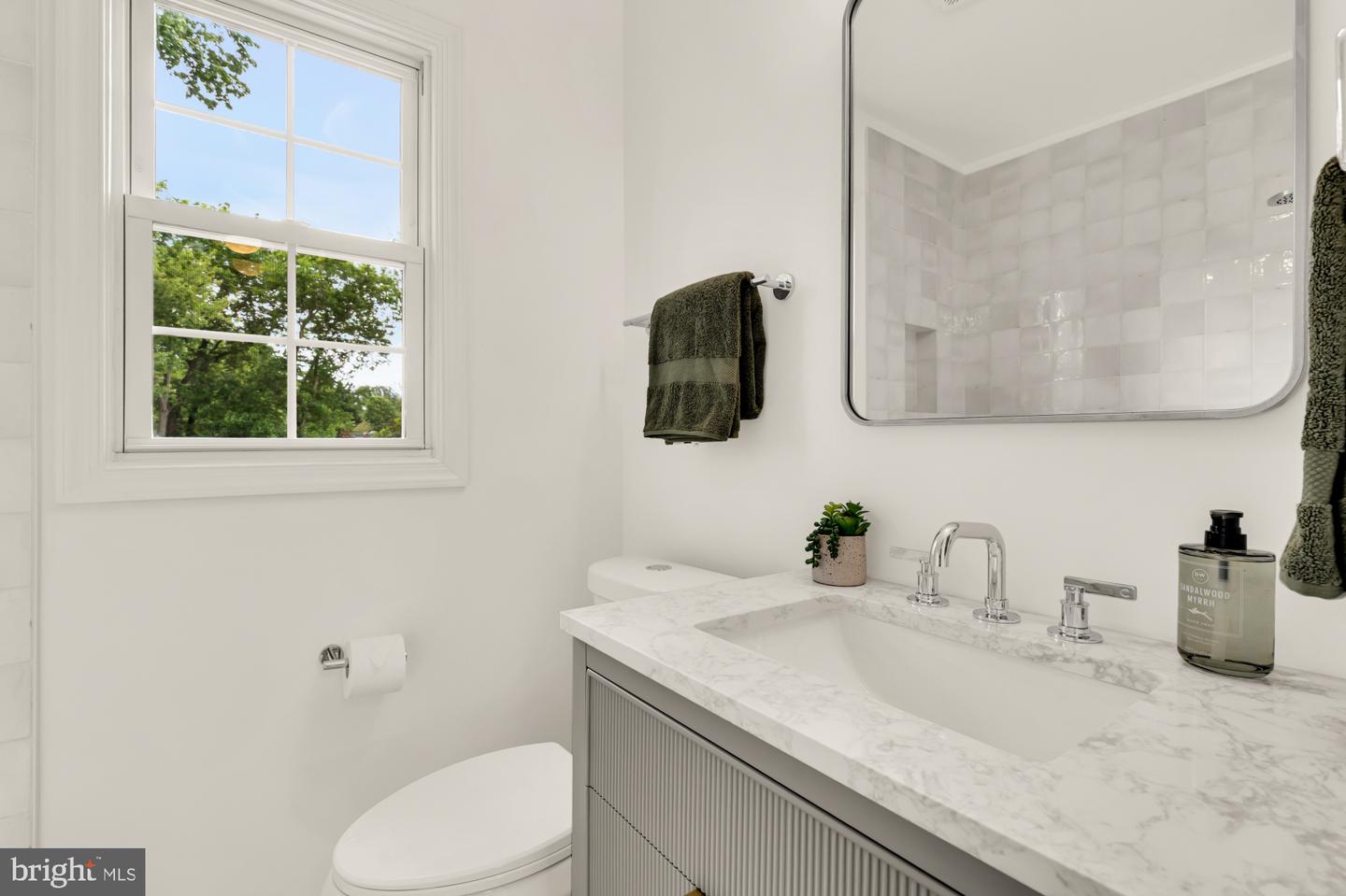 2030 Luzerne Ave Property Photo 16