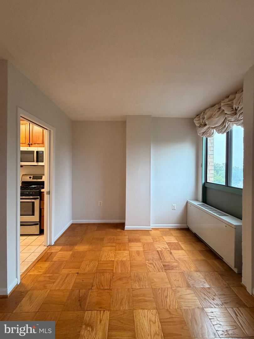 4242 E West Hwy #506 Property Photo 12