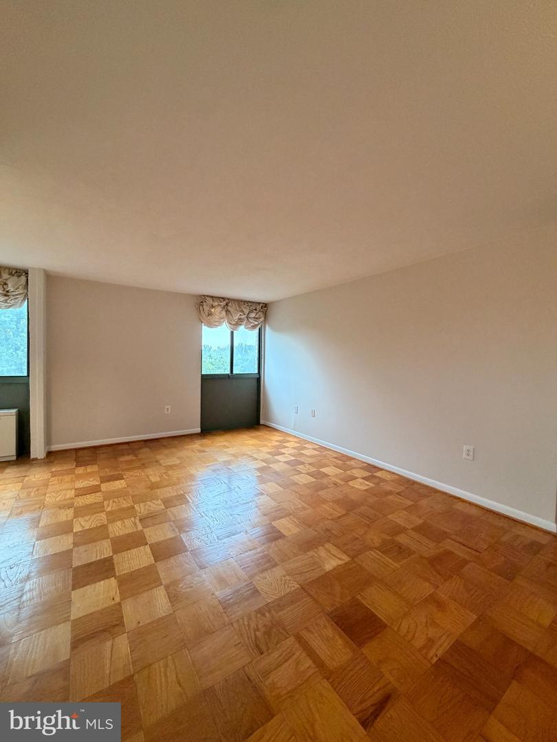 4242 E West Hwy #506 Property Photo 14