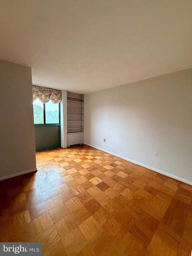 4242 E West Hwy #506 Property Photo 16