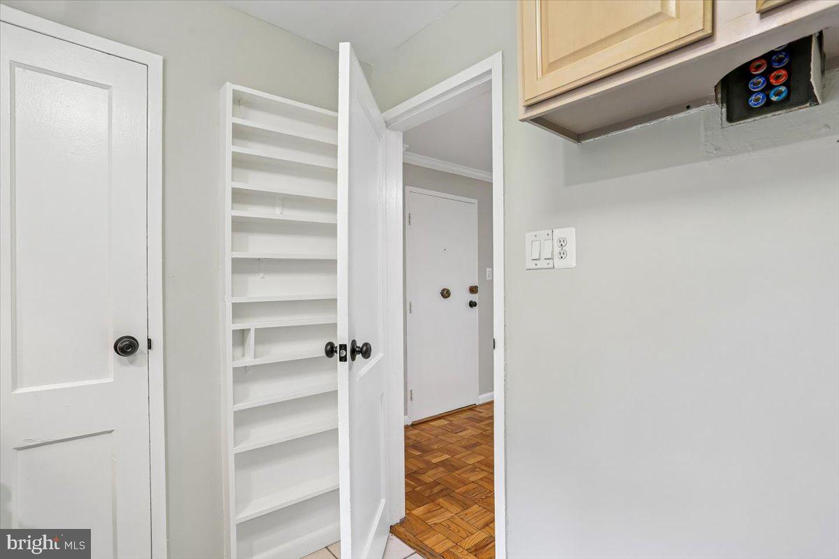 10407 Montrose Ave #m-2 Property Photo 7