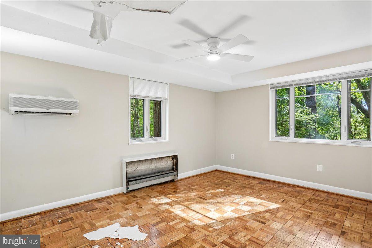 10407 Montrose Ave #m-2 Property Photo 10
