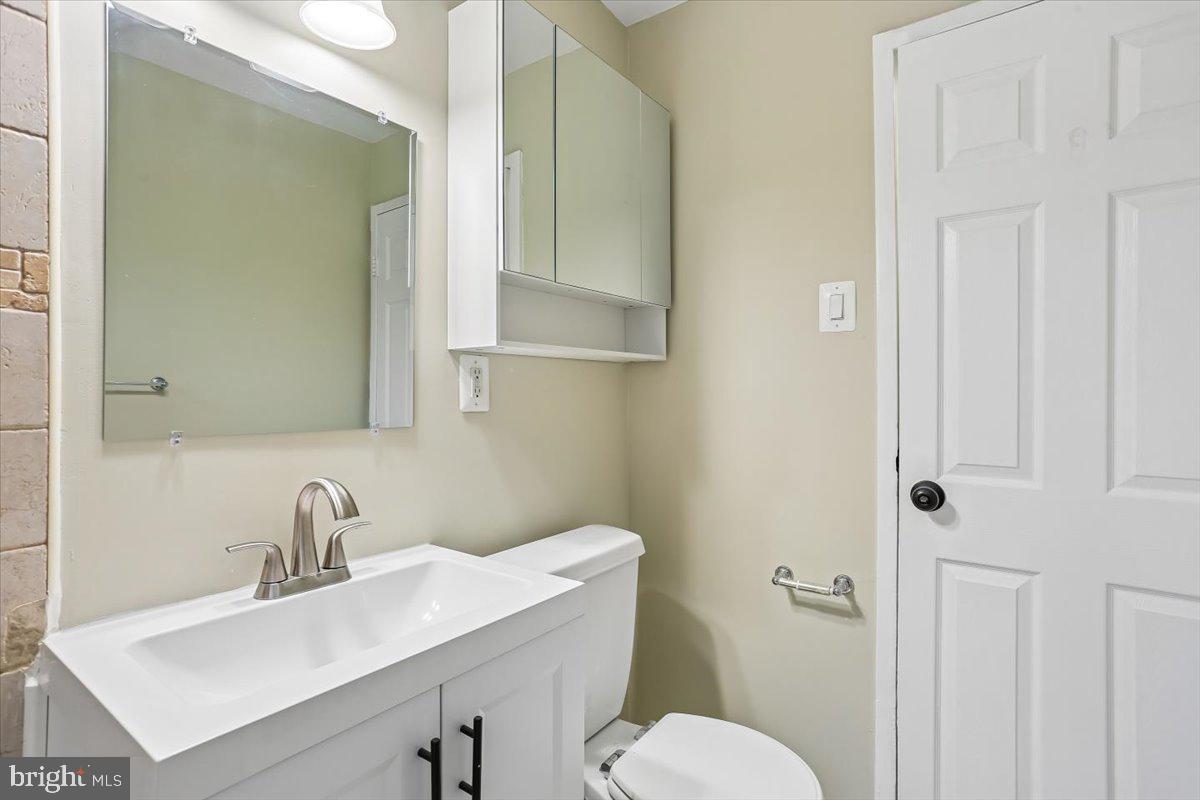10407 Montrose Ave #m-2 Property Photo 13