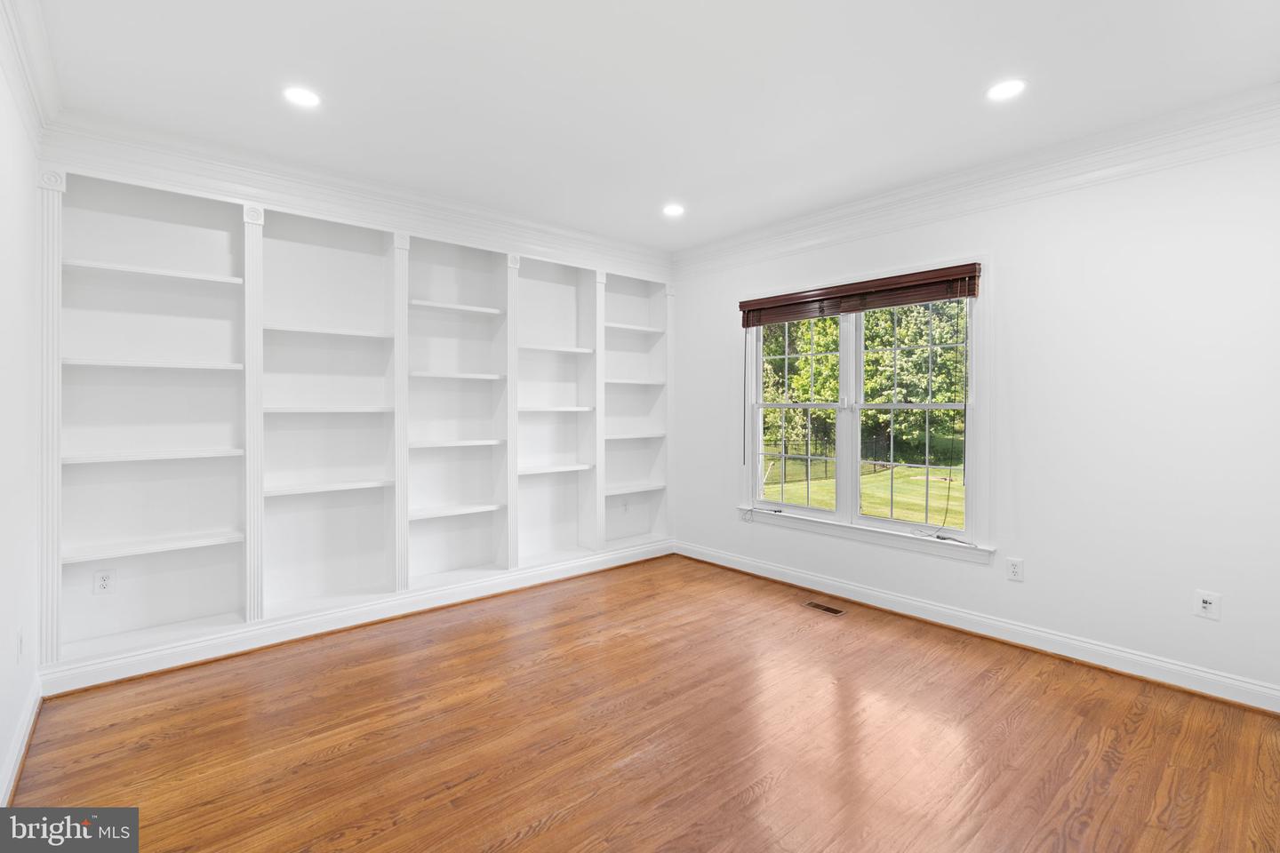 16809 Harbour Town Property Photo 18