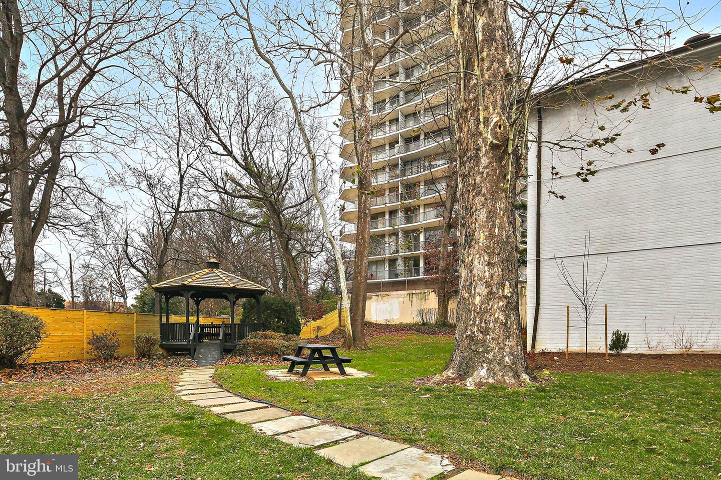 3355 University Blvd W #2 Property Photo 32