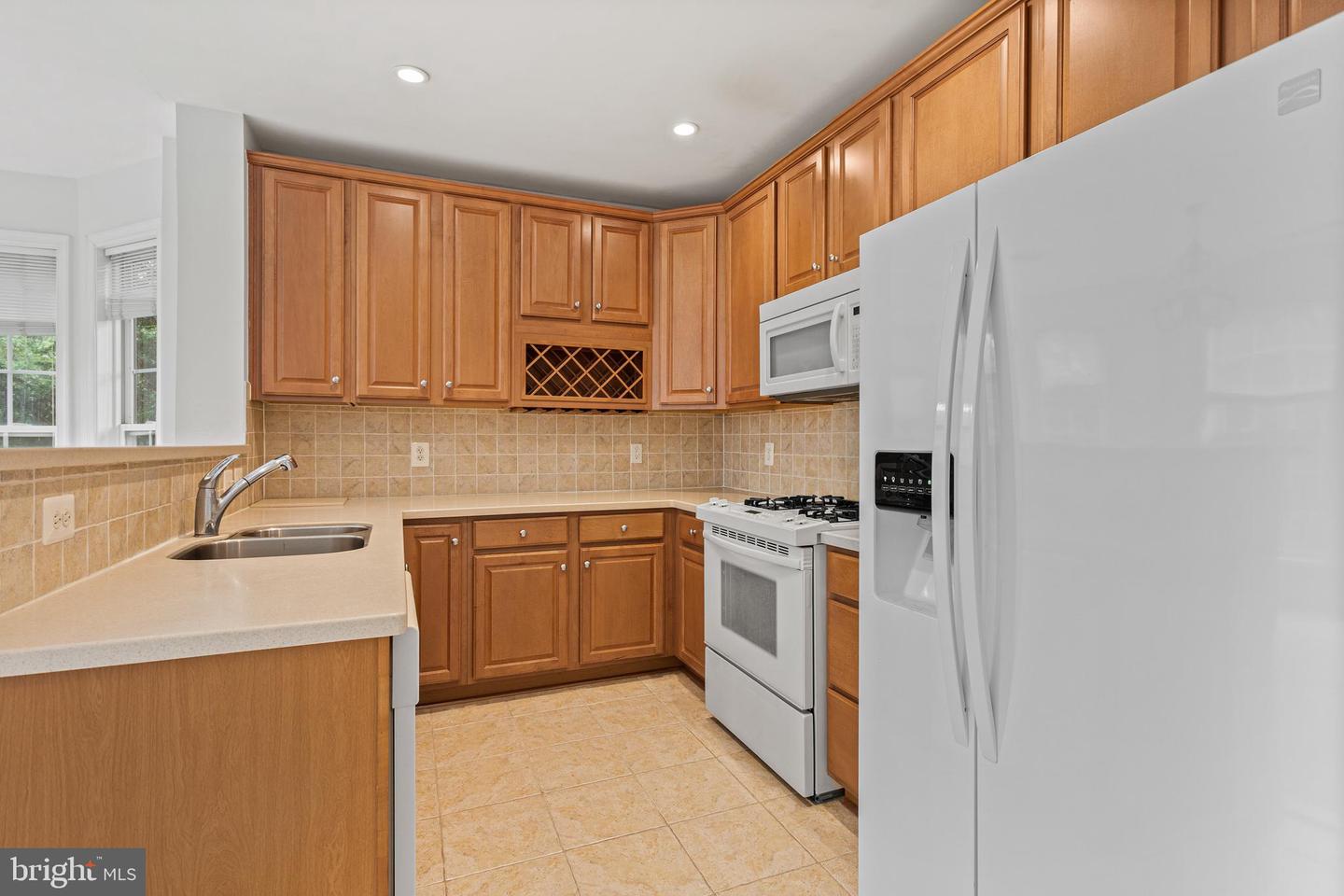1002 Elmcroft Blvd #203 Property Photo 3
