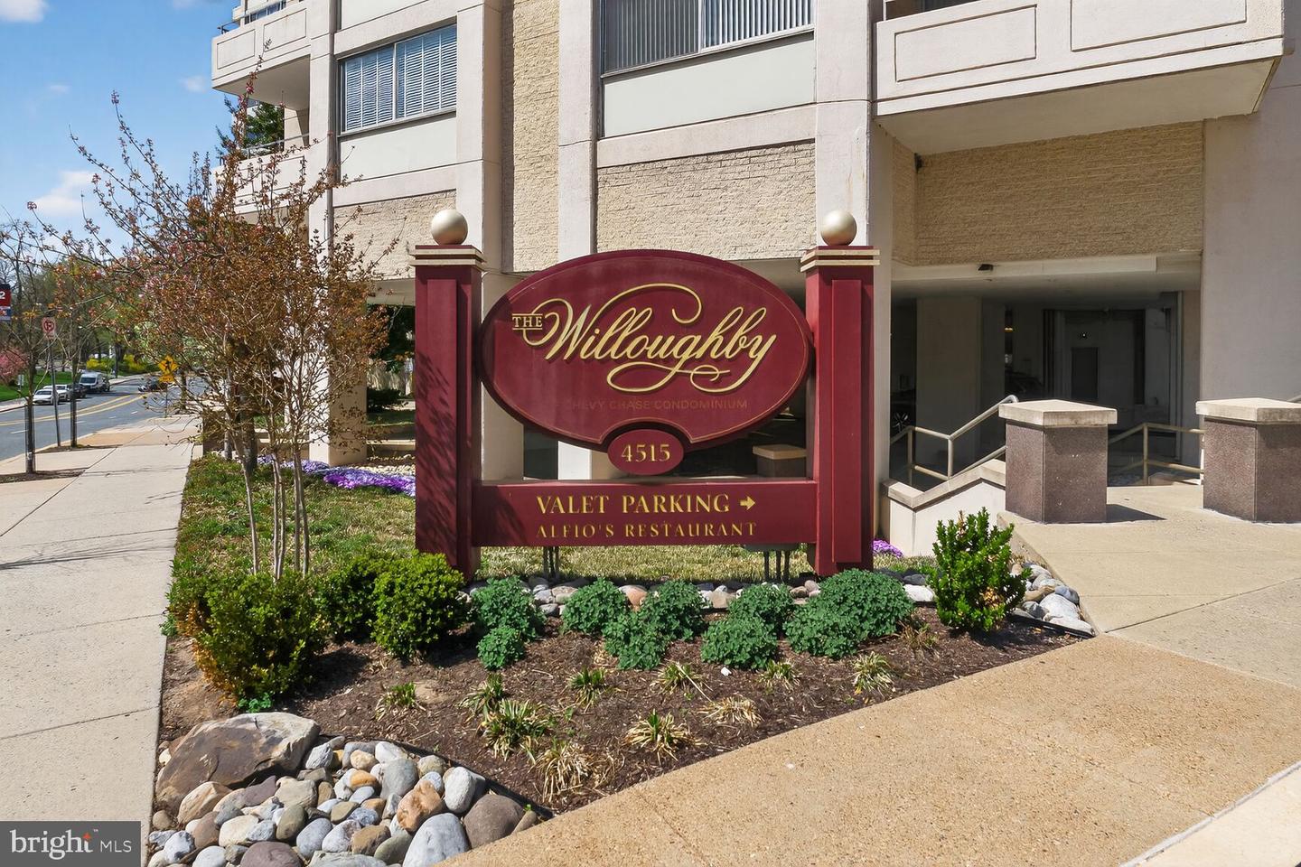 4515 Willard Ave #702s Property Photo 4