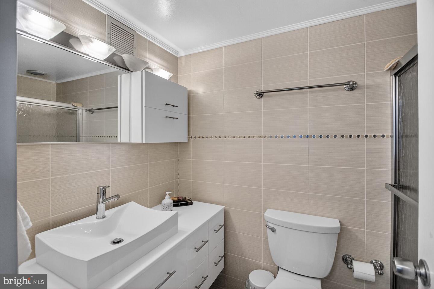 4515 Willard Ave #702s Property Photo 9