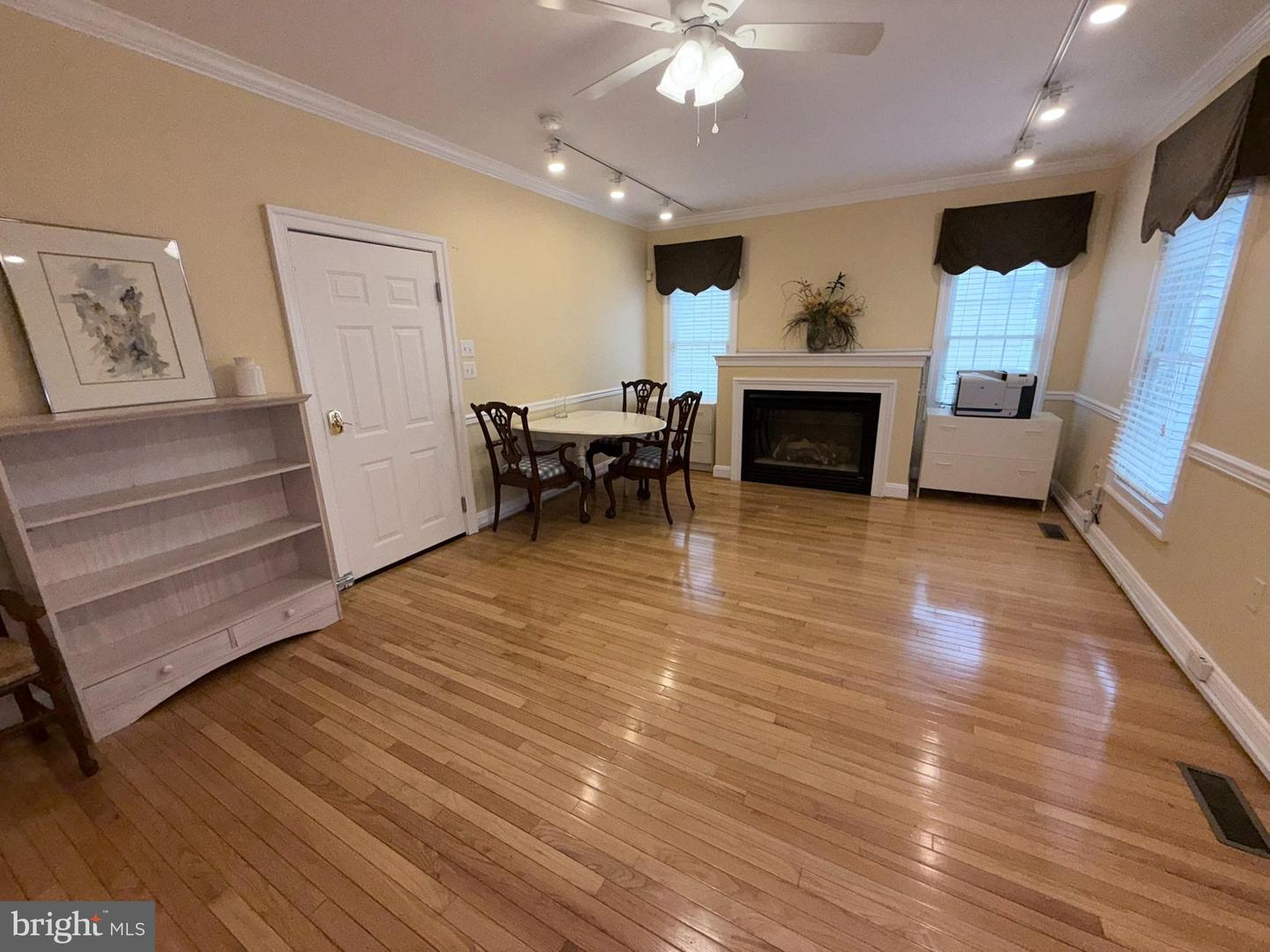 817 Linslade St #b Property Photo 14