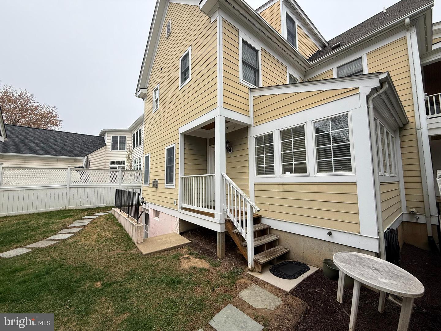 817 Linslade St #b Property Photo 15