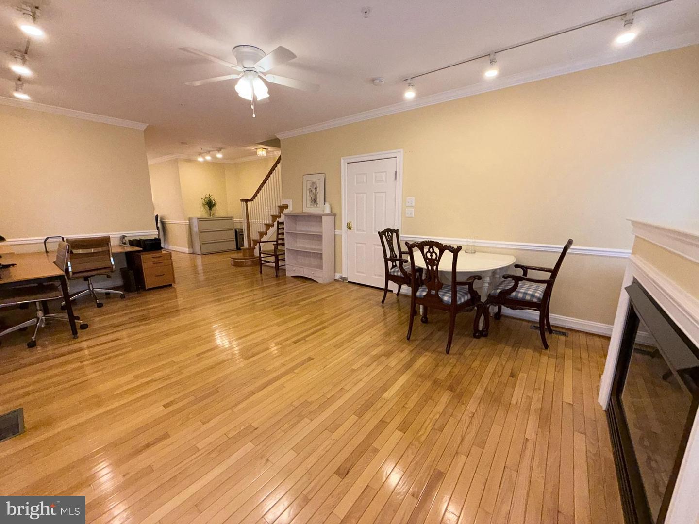 817 Linslade St #b Property Photo 18
