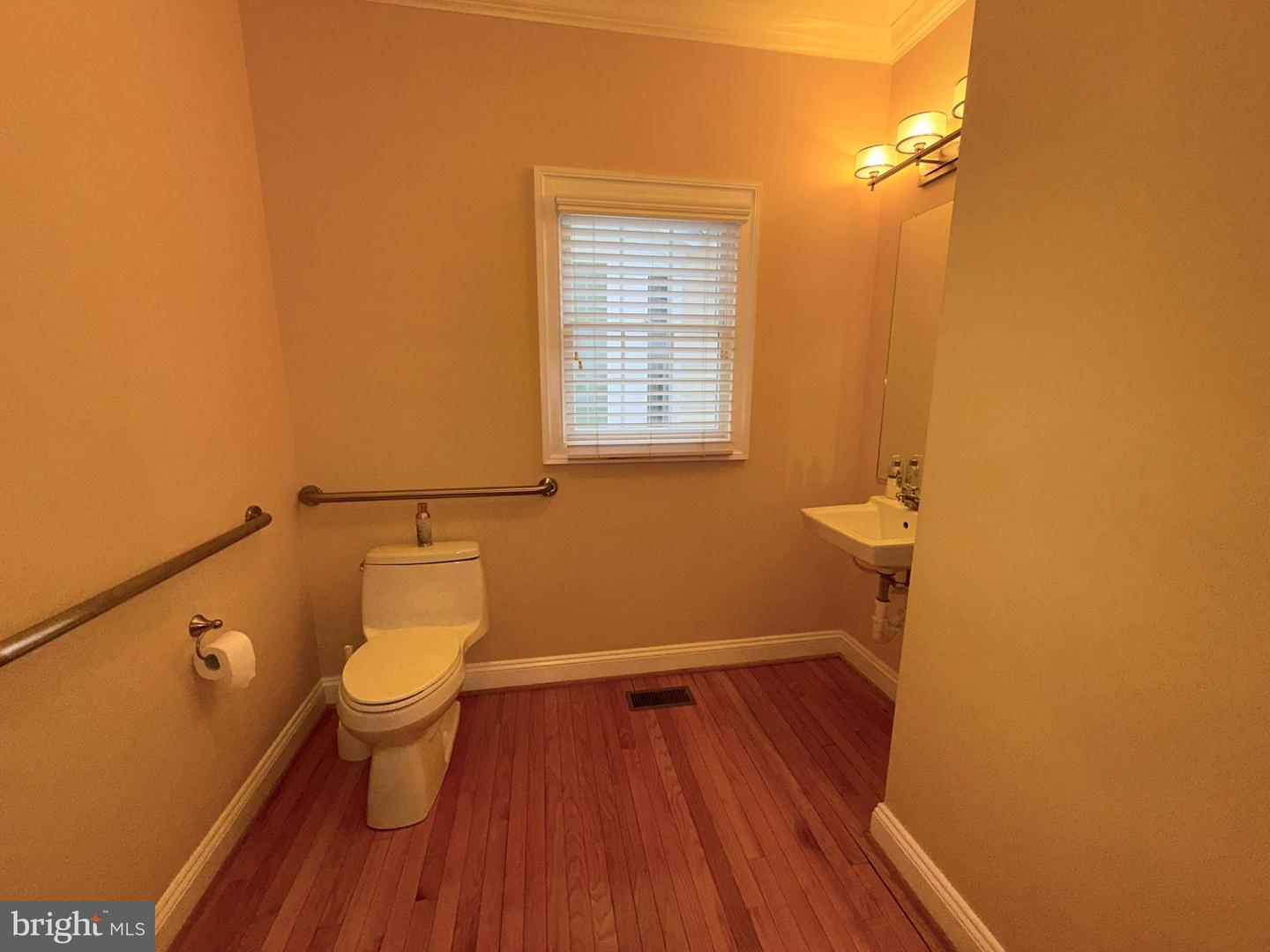 817 Linslade St #b Property Photo 19