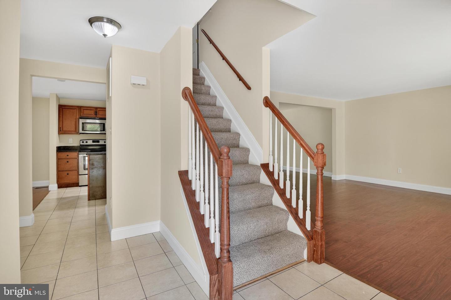 8113 Brucar Ct Property Photo 4