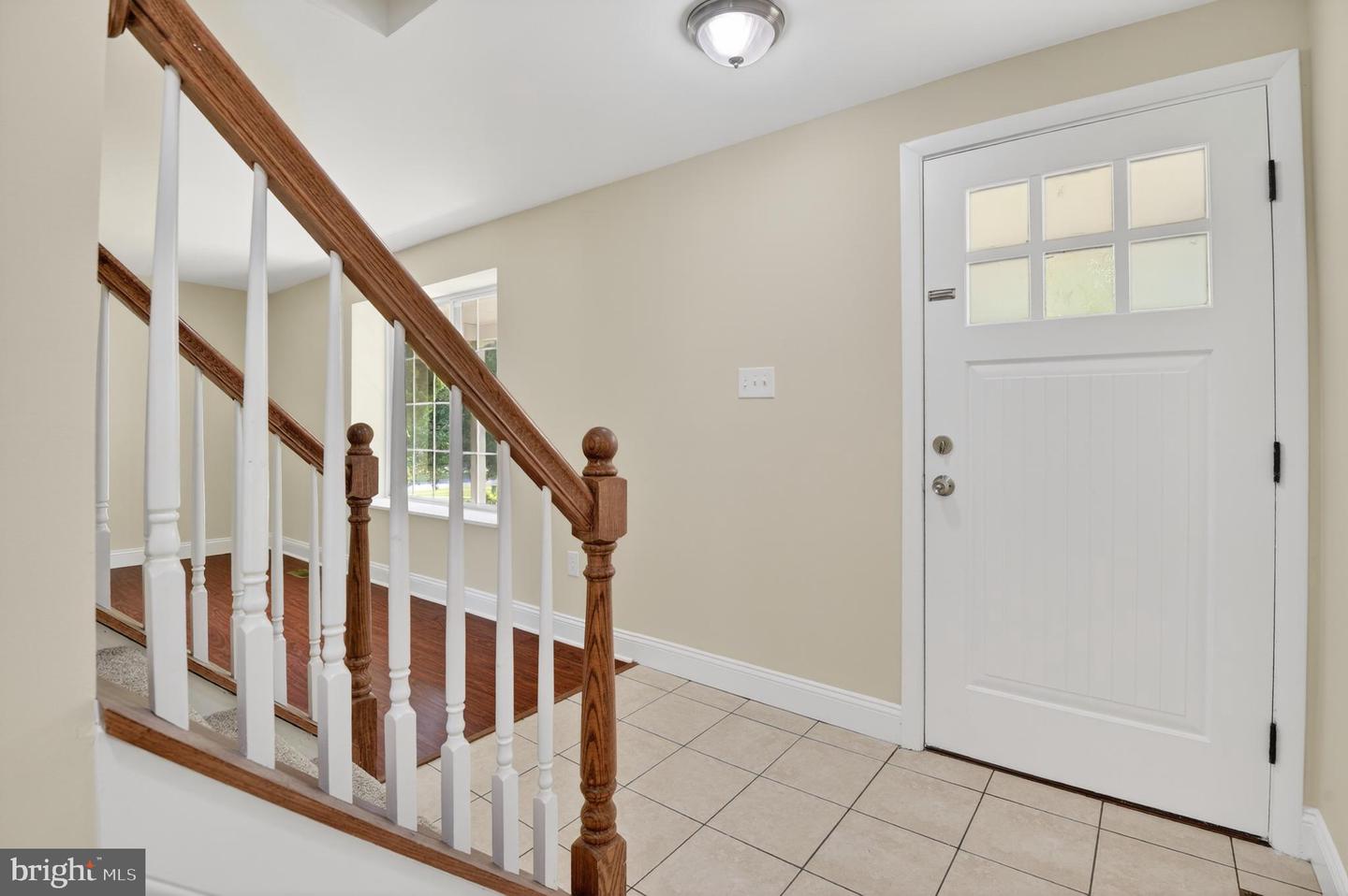 8113 Brucar Ct Property Photo 5