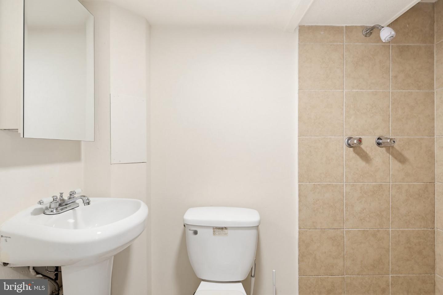 10202 Gardiner Ave Property Photo 13