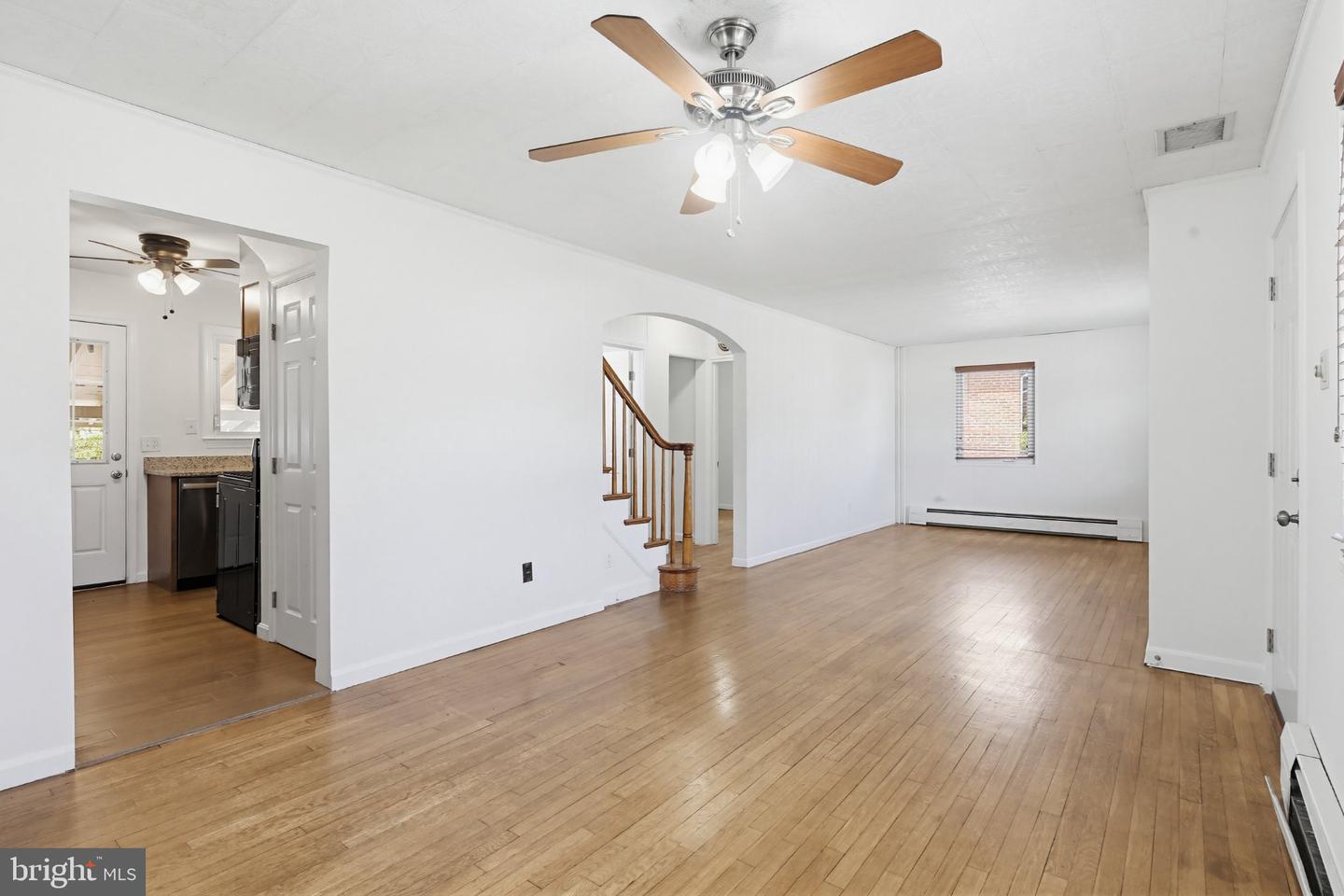 10202 Gardiner Ave Property Photo 17