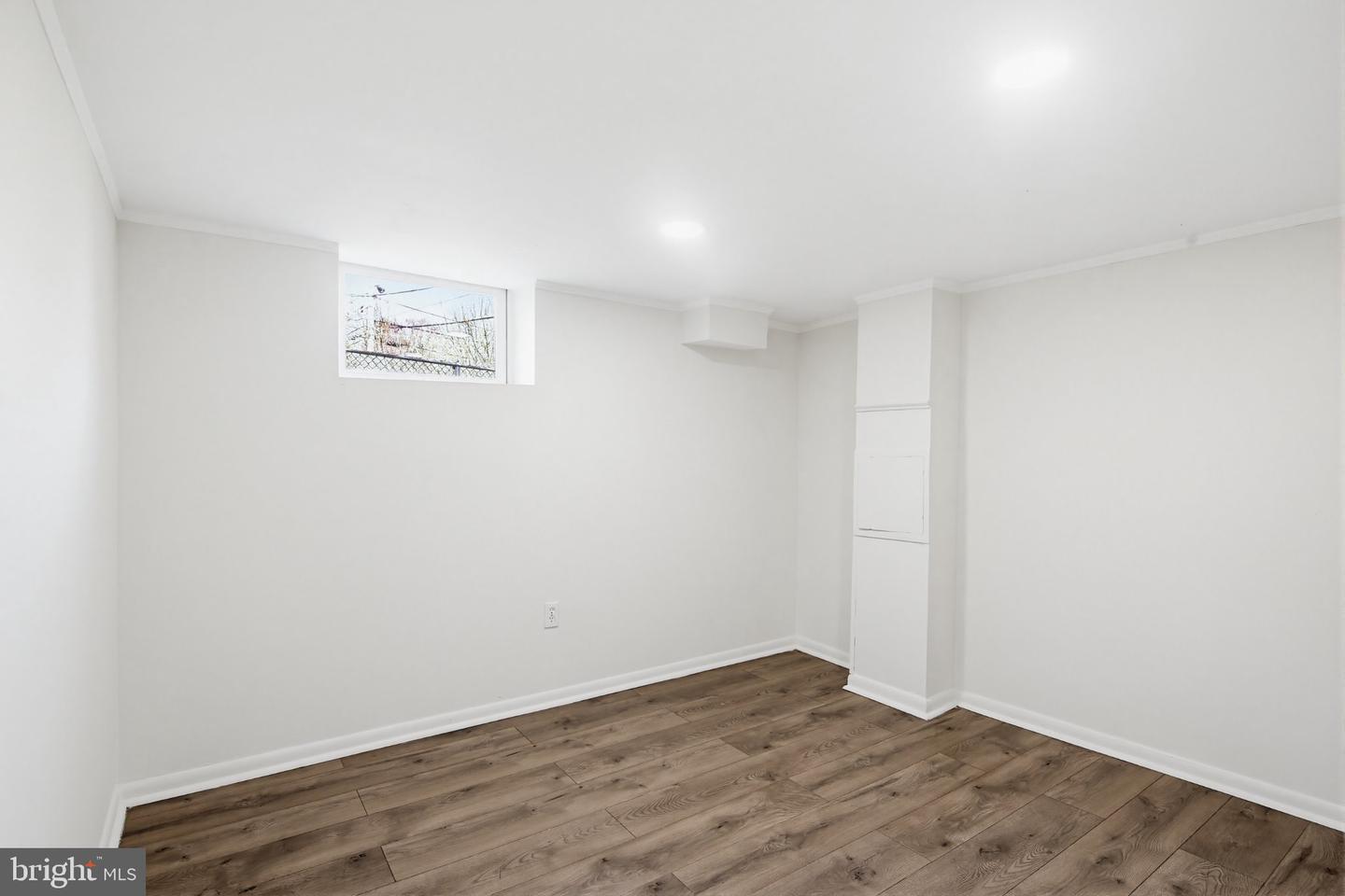 10202 Gardiner Ave Property Photo 27