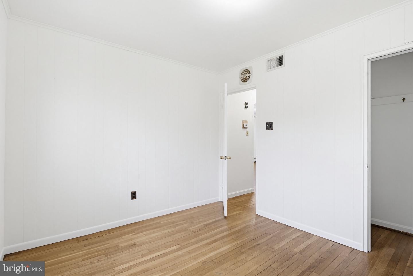 10202 Gardiner Ave Property Photo 29