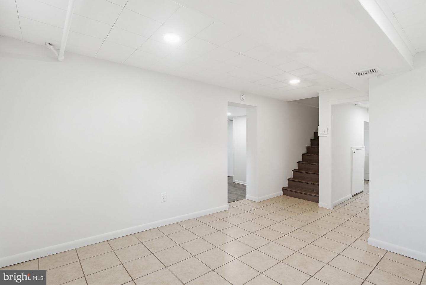 10202 Gardiner Ave Property Photo 33