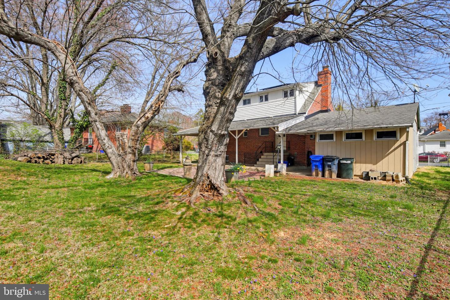 10202 Gardiner Ave Property Photo 37