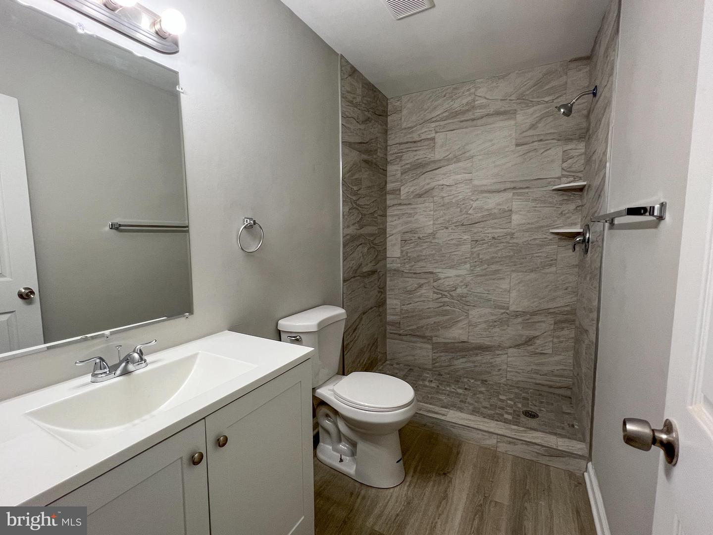 15015 Haslemere Ct Property Photo 21