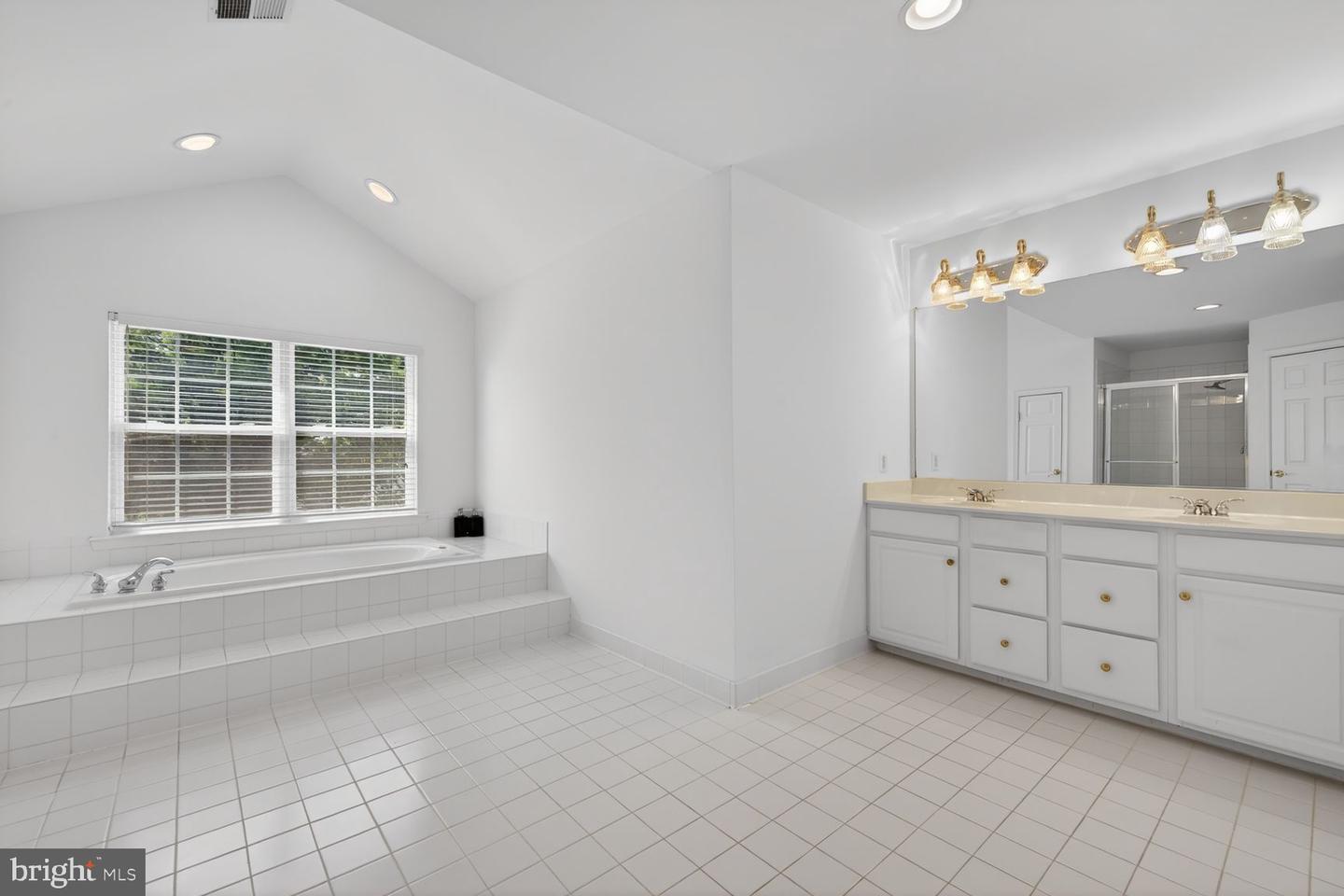 14034 Natia Manor Dr Property Photo 28