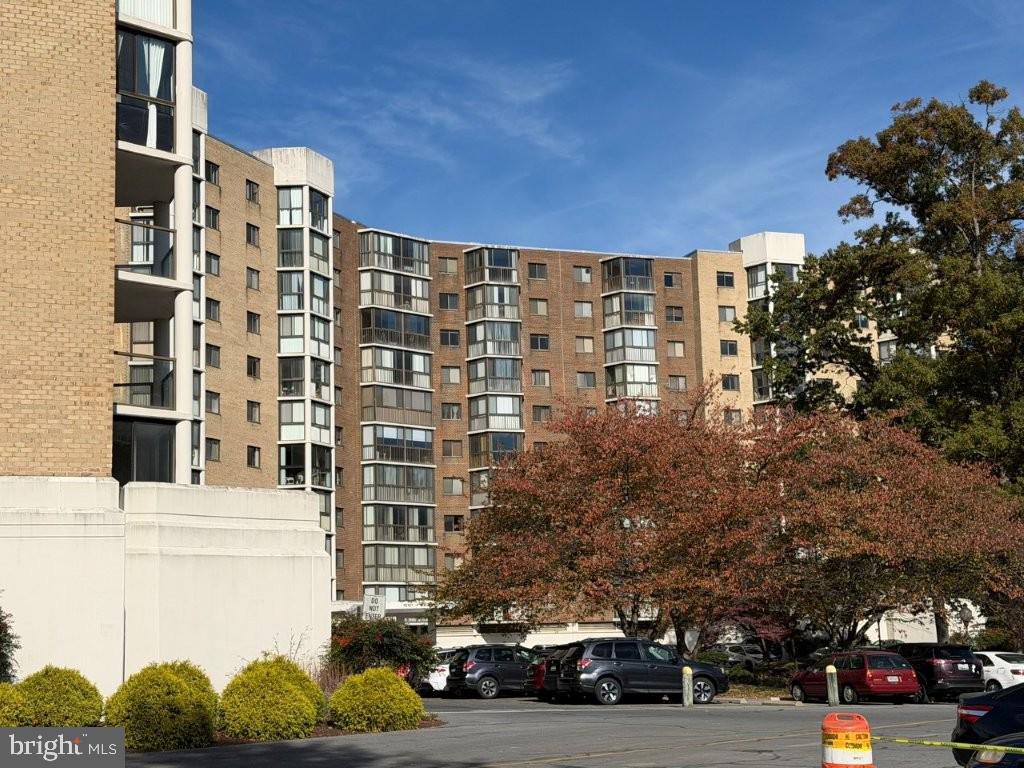 15101 Interlachen Dr #1-124 Property Photo 3