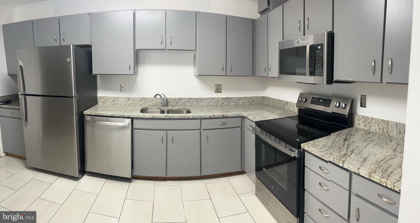 15101 Interlachen Dr #1-124 Property Photo 6