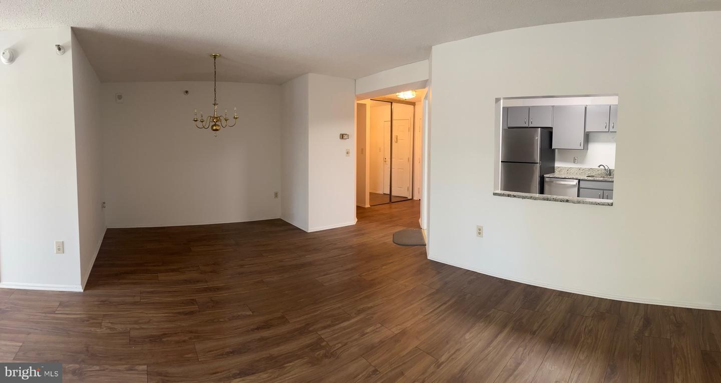 15101 Interlachen Dr #1-124 Property Photo 8
