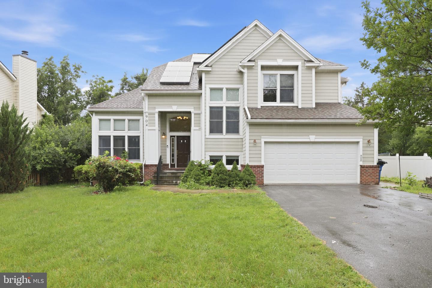904 Milestone Dr Property Photo 1