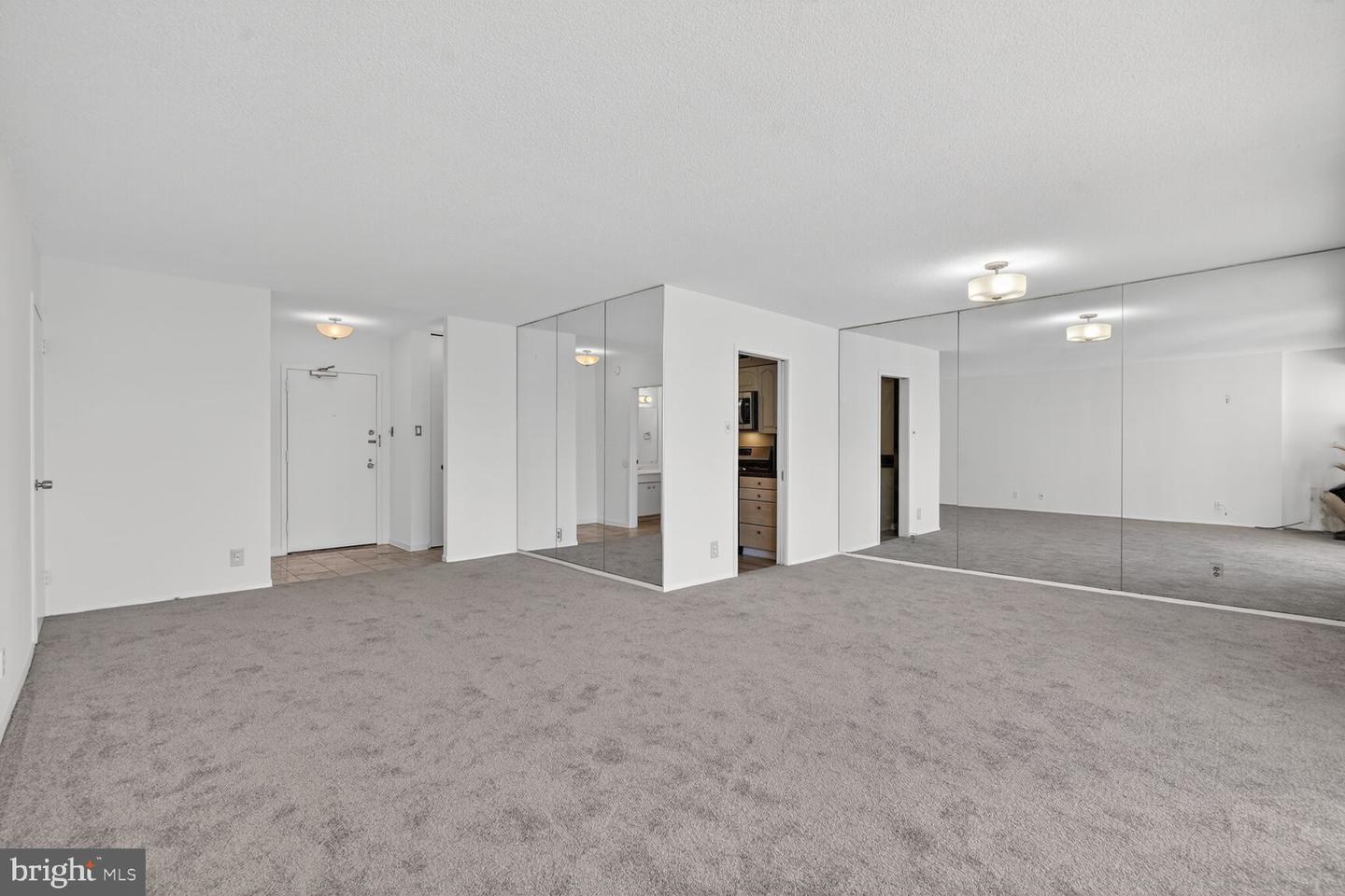 4515 Willard Ave #708s Property Photo 6