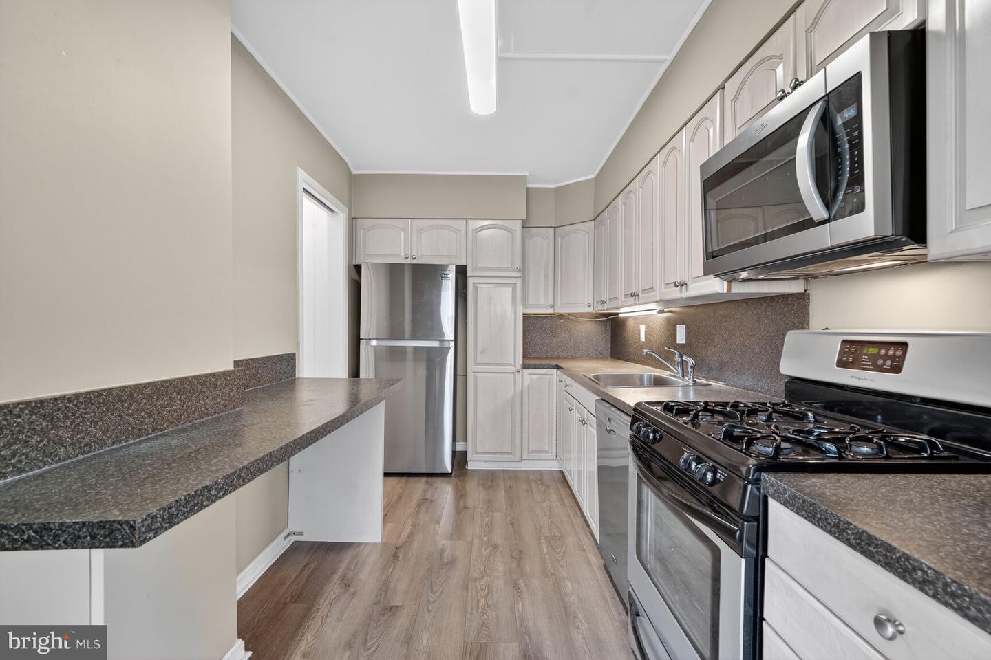 4515 Willard Ave #708s Property Photo 8