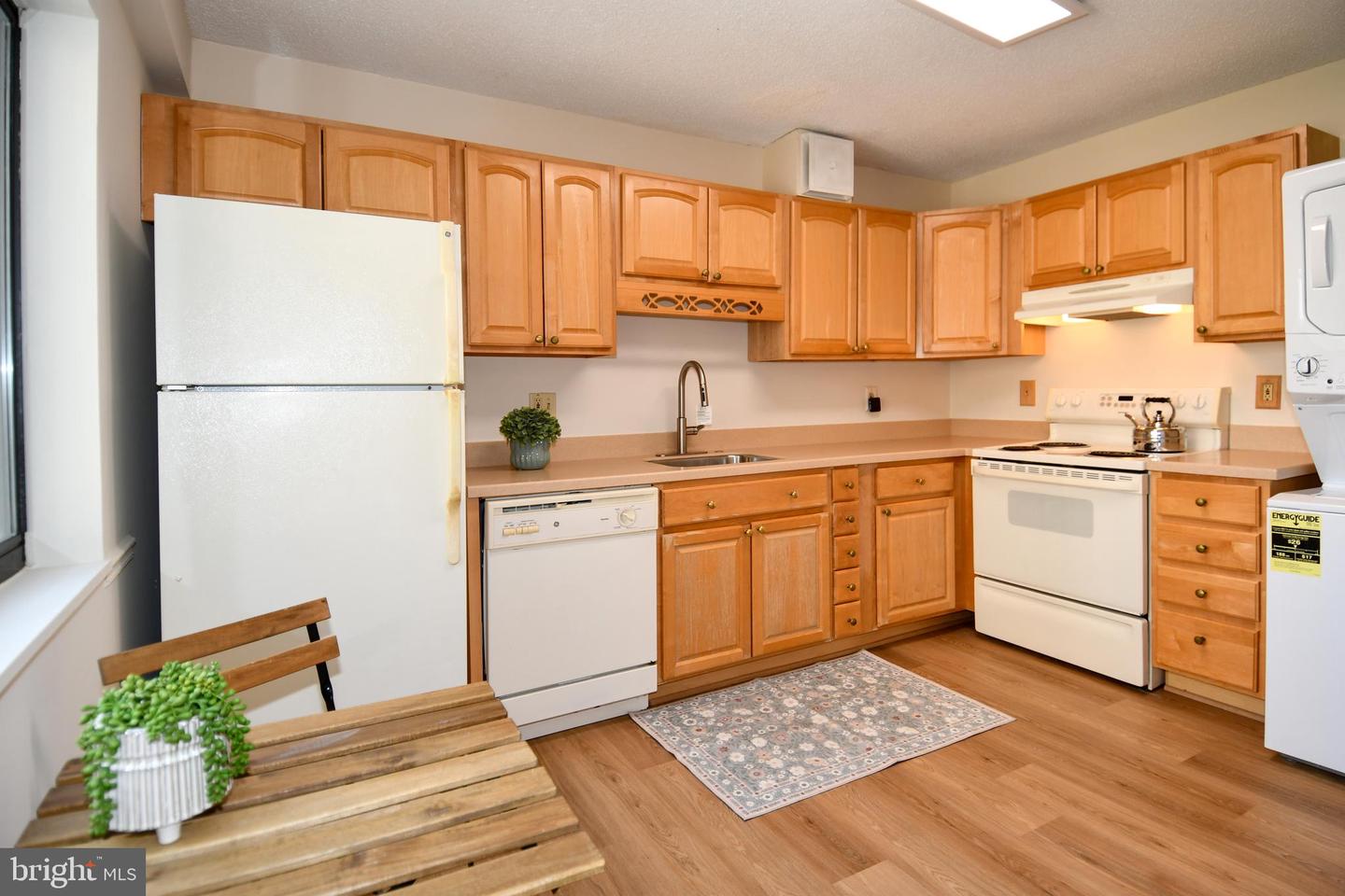 15101 Interlachen Dr #1-526 Property Photo 11
