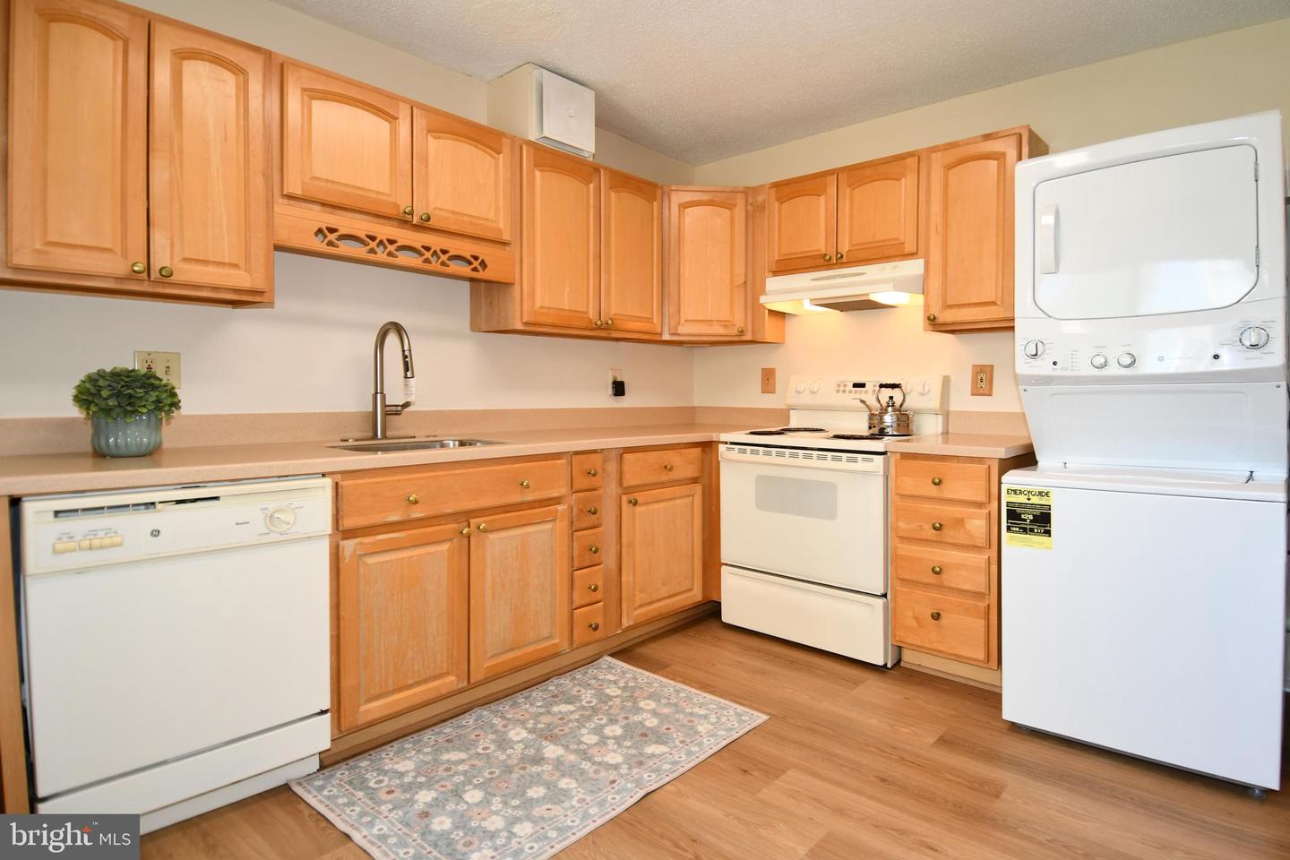 15101 Interlachen Dr #1-526 Property Photo 12
