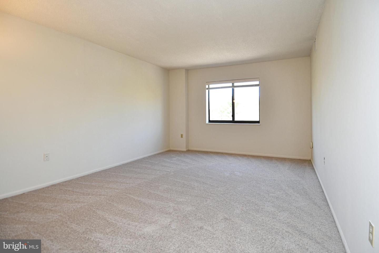 15101 Interlachen Dr #1-526 Property Photo 22
