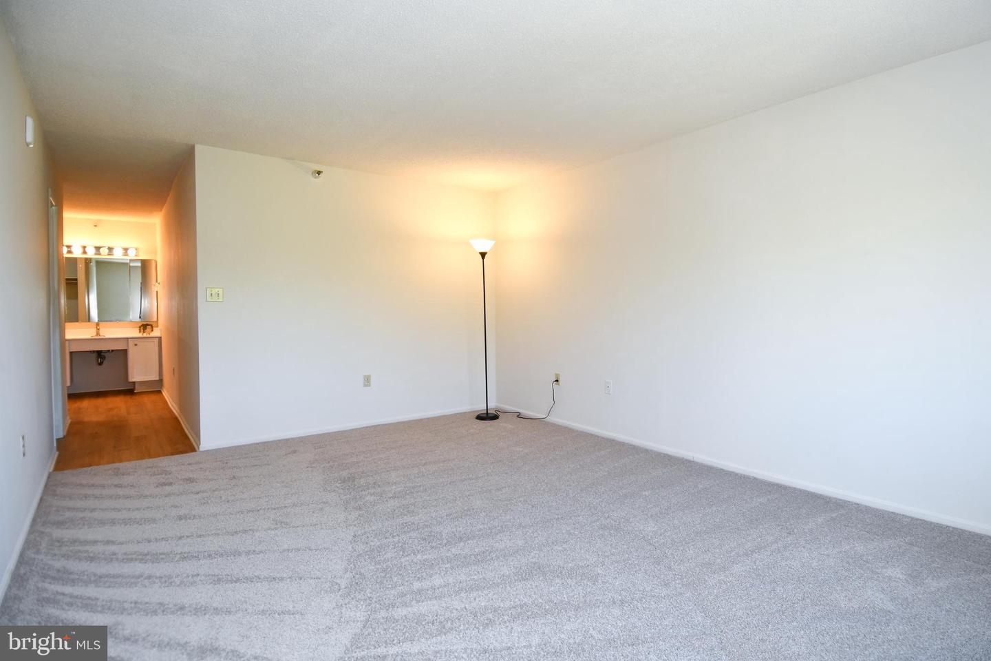 15101 Interlachen Dr #1-526 Property Photo 23