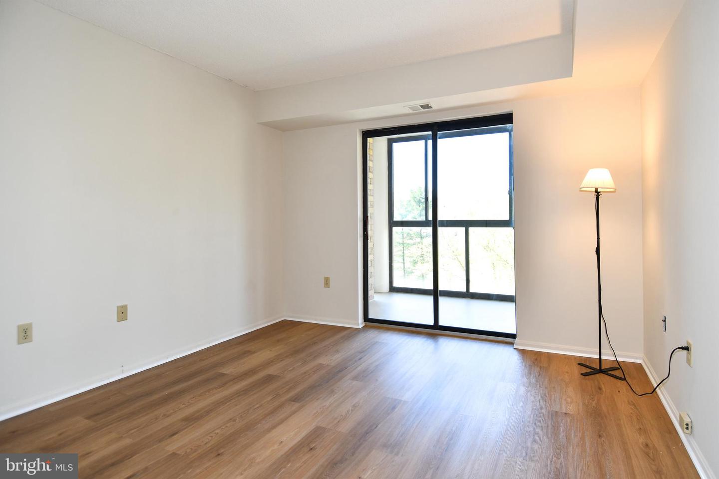 15101 Interlachen Dr #1-526 Property Photo 27